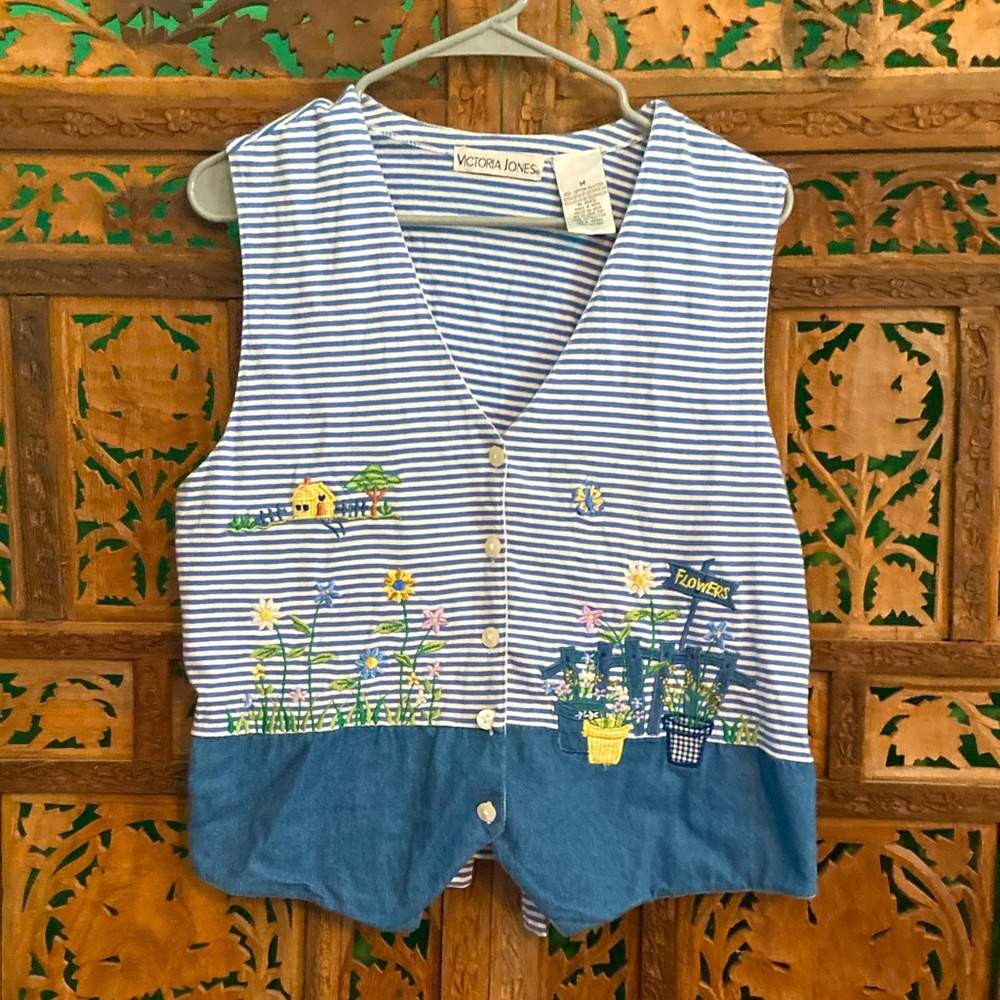 Cottagecore floral embroidered vest garden scene